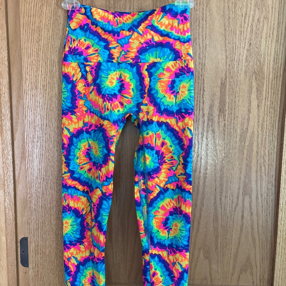 K-Deer Rainbow Tie Dye Capri Leggings Size Small